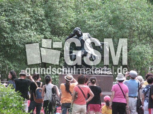 048 St. Petersburg.JPG